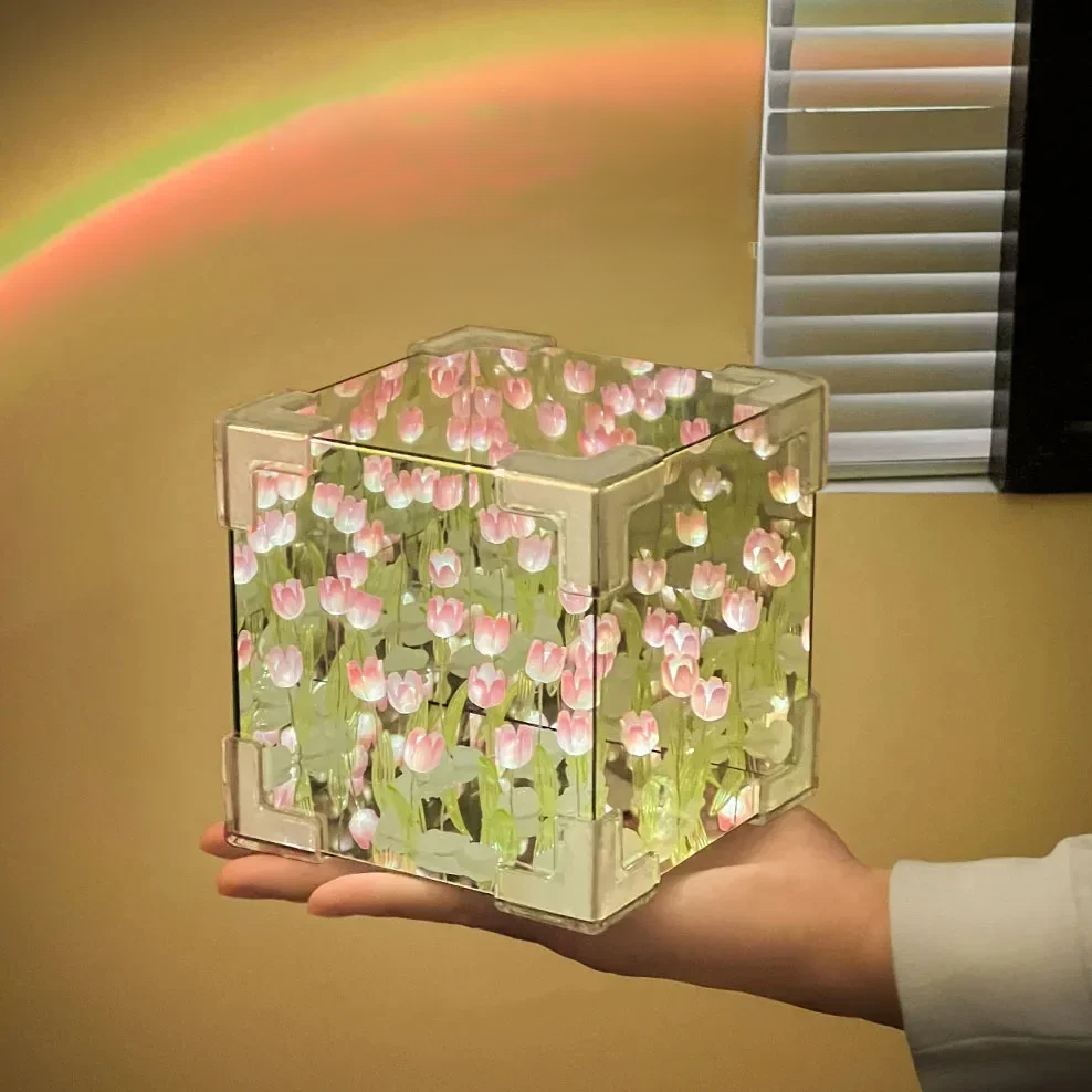 LED Tulip Cube
