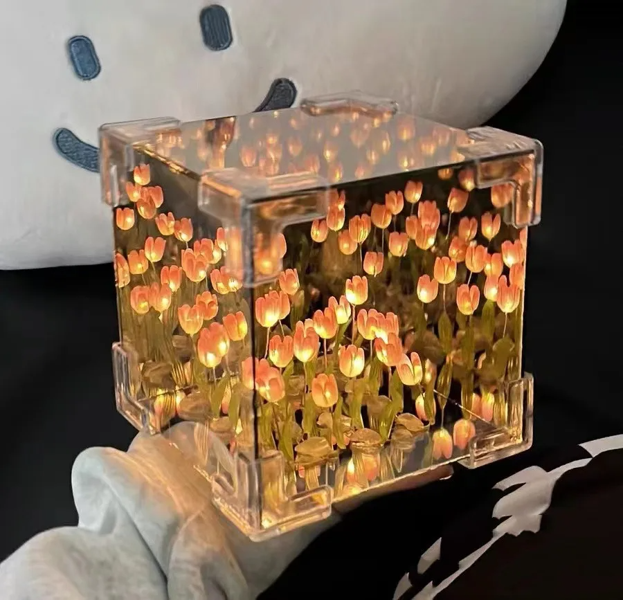 LED Tulip Cube